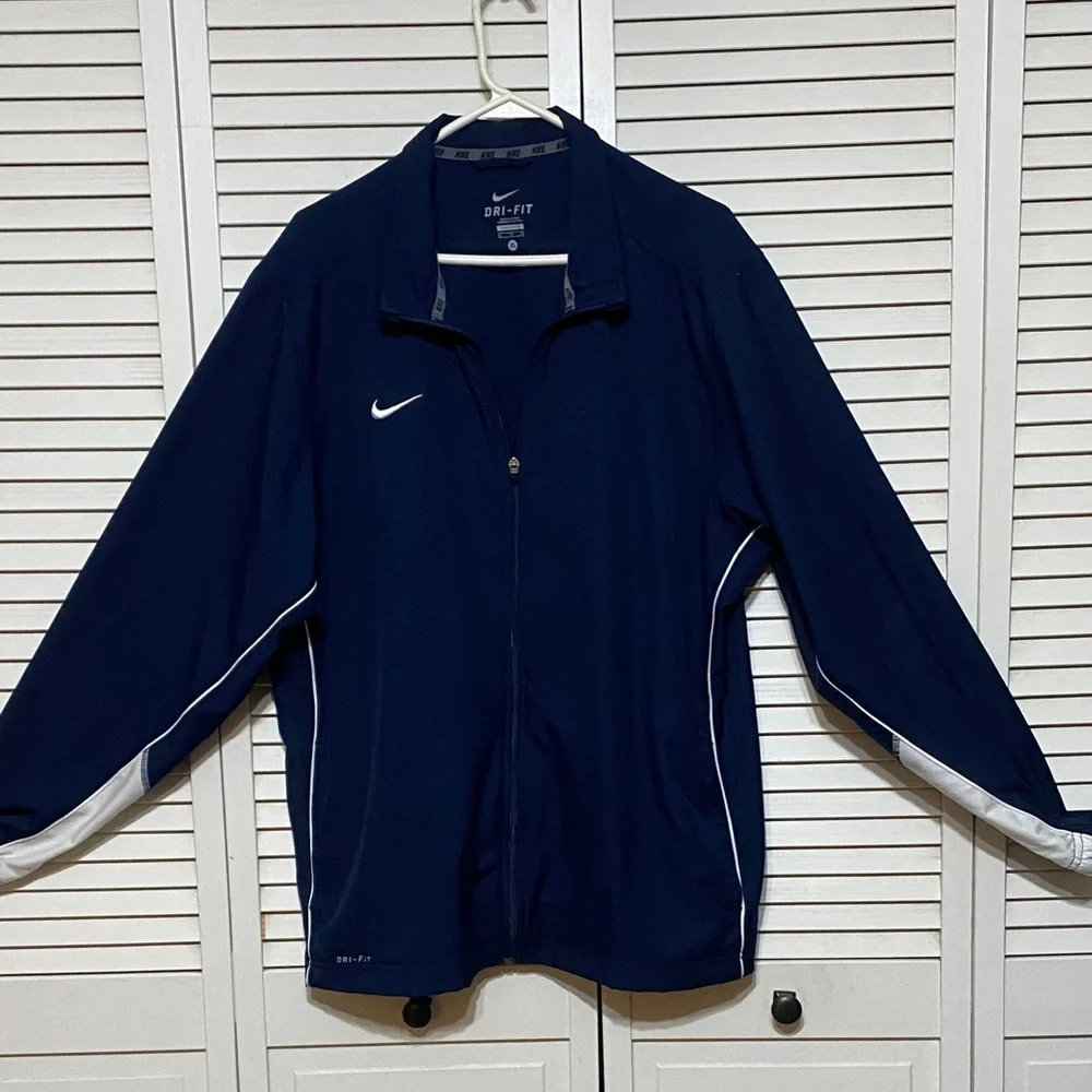 Nike Dri-Fit Navy Windbreaker Jacket Size XL